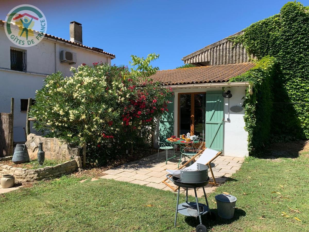 Appartamento Mas De Plisset Saint-Gilles  Esterno foto