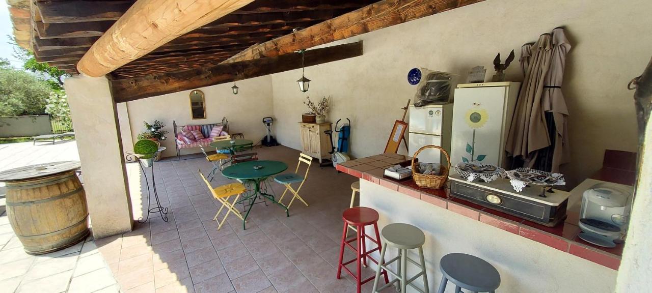 Appartamento Mas De Plisset Saint-Gilles  Esterno foto